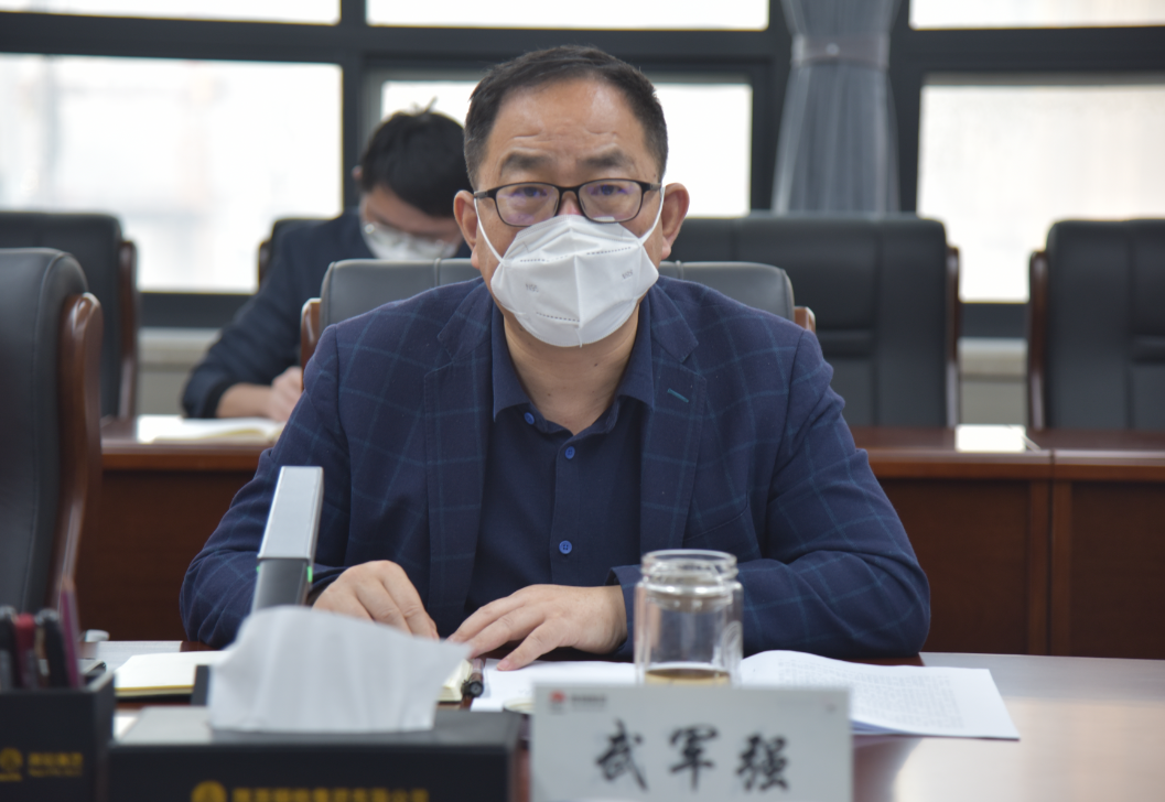 陜鋼集團(tuán)黨委理論學(xué)習(xí)中心組學(xué)習(xí)中共中央政治局民主生活會(huì)、中央經(jīng)濟(jì)工作會(huì)議、全國宣傳部長會(huì)議、中共陜西省委十四屆三次全會(huì)精神