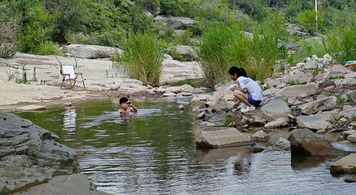 溪畔時光 溪畔時光