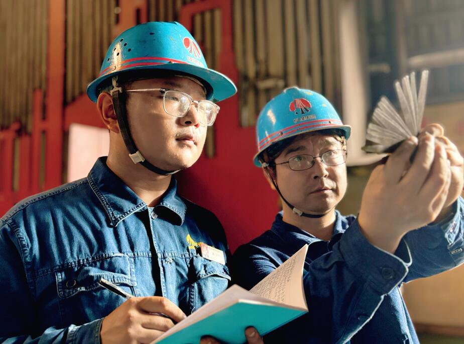 聚星火之光 青春逐夢正當時——龍鋼公司軋鋼廠團委榮獲陜煤集團“五四紅旗團委”稱號