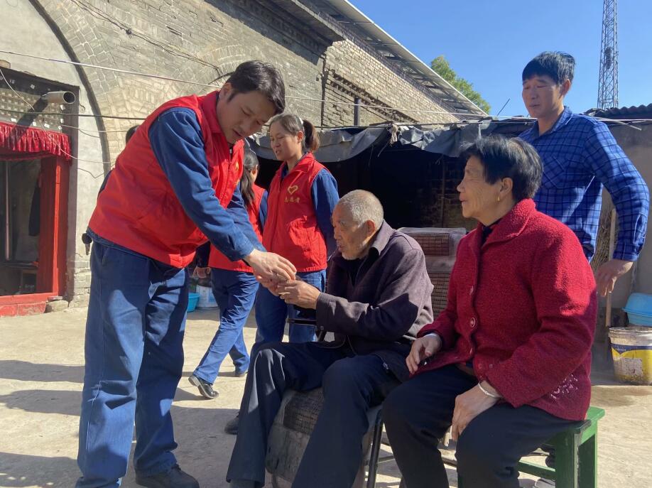 聚星火之光 青春逐夢正當時——龍鋼公司軋鋼廠團委榮獲陜煤集團“五四紅旗團委”稱號